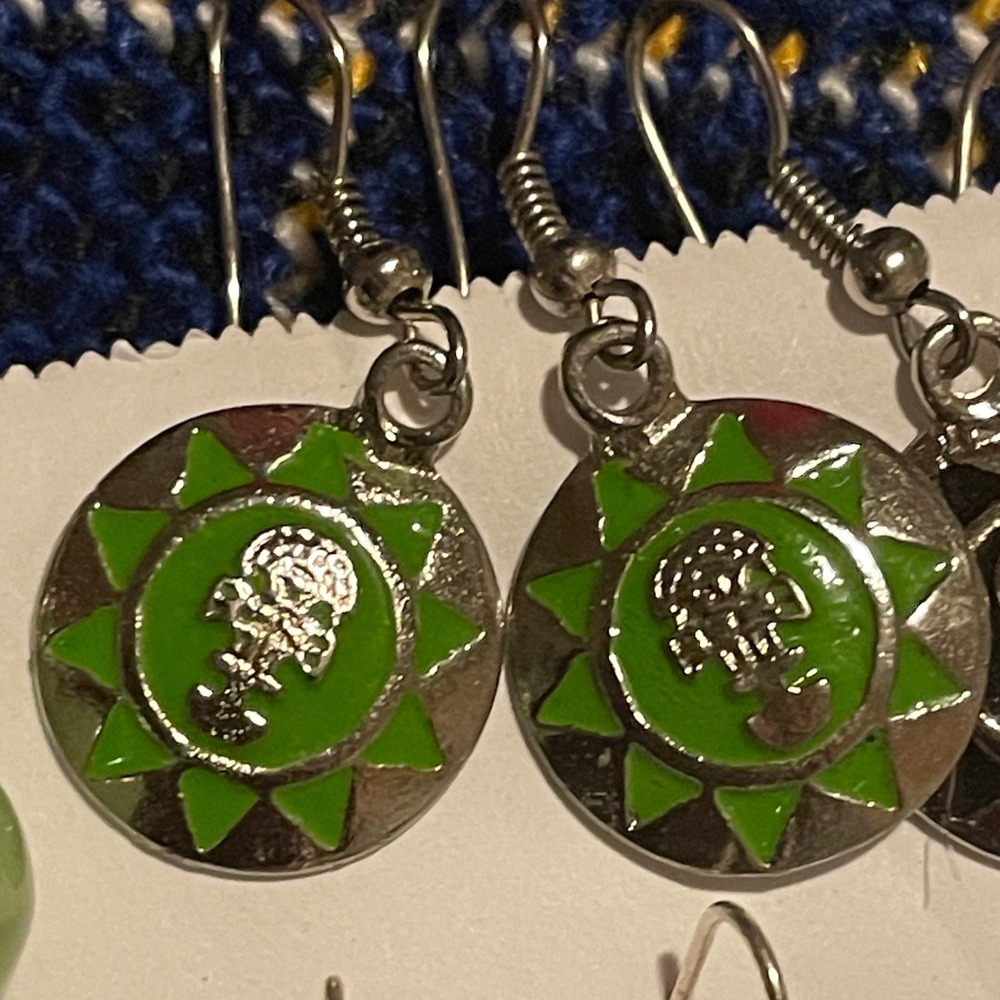 Peru Moche engraved Green Enamel Sunburst hook Earrings Dangle Boho indigenous - Picture 5 of 6